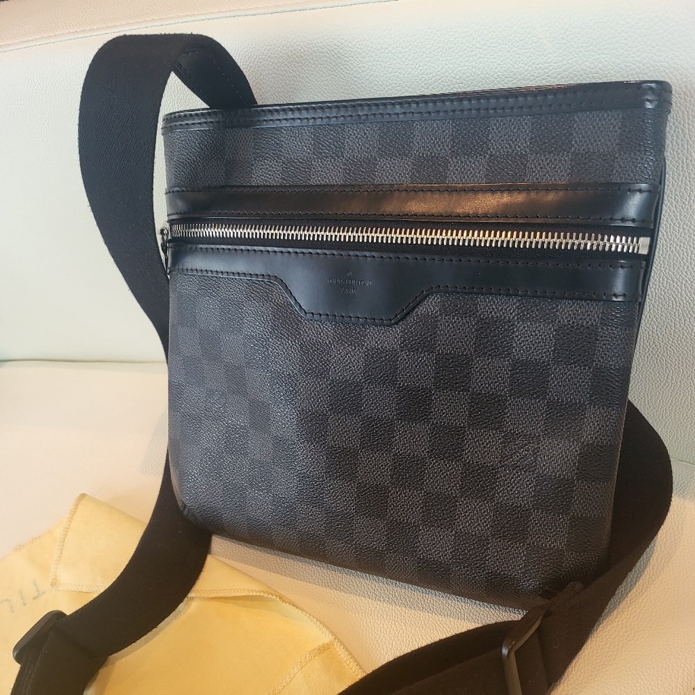 Louis Vuitton Damier Graphite Messenger Bag in Black and Gray